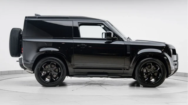 Land Rover Defender (75 Reg) 90 3.0 D350 X-Dynamic HSE Hard Top Commercial (3 Seat) (+VAT) Image 5