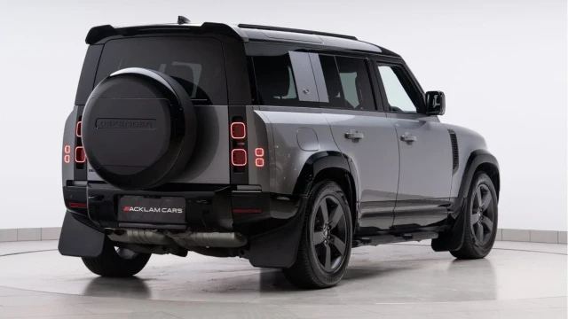 Land Rover Defender (24 Reg) 110 3.0 D250 X-Dynamic SE (Black Pack) Image 5