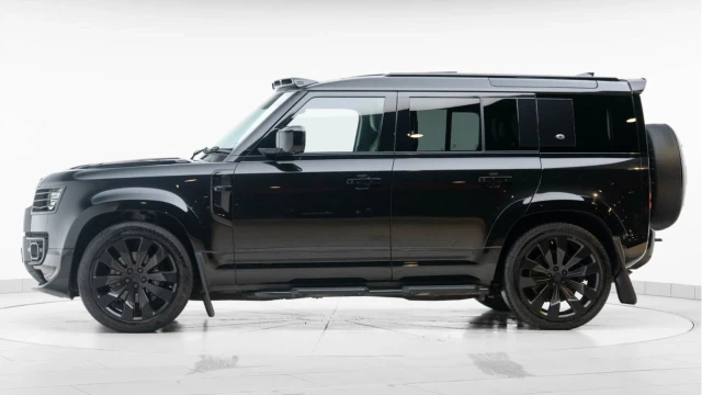 Land Rover Defender (73 Reg) 110 3.0 D300 X-Dynamic SE (Bespoke) Image 4
