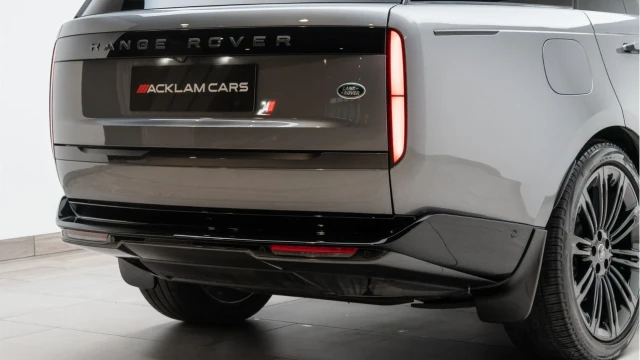 Land Rover Range Rover (72 Reg) 3.0 D350 HSE (Shadow Pack) Image 8