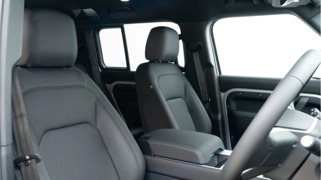 Land Rover Defender (75 Reg) 110 3.0 D250 S (Black Pack) Image 3