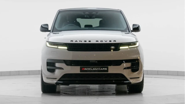 Land Rover Range Rover Sport (25 Reg) 3.0 D300 Dynamic SE (Black Pack) Image 6