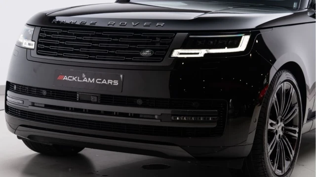 Land Rover Range Rover (74 Reg) 3.0 D350 HSE (Shadow Pack) Image 8