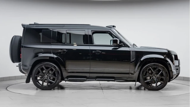 Land Rover Defender (74 Reg) 110 3.0 D350 X-Dynamic HSE (7 Seat) Image 5