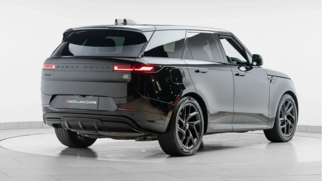Land Rover Range Rover Sport (72 Reg) 3.0 D300 Dynamic SE (Black Pack) Image 6