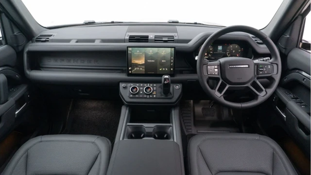 Land Rover Defender (25 Reg) 110 3.0 D250 X-Dynamic SE (Black Pack) (VAT Q) Image 2