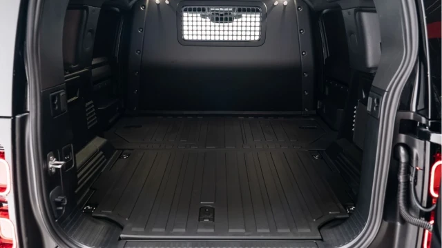 Land Rover Defender (74 Reg) 110 3.0 D350 X-Dynamic HSE Hard Top Commercial (3 Seat) (+VAT) Image 4