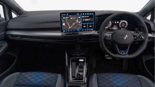 Volkswagen Golf R (74 Reg) 2.0TSI Black Edition 4Motion Image 2