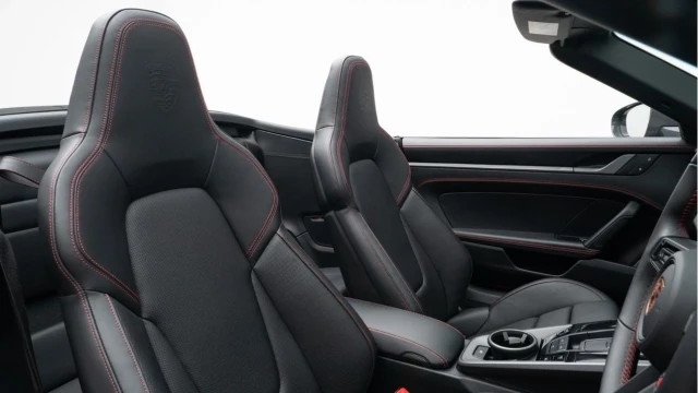 Porsche 911 (25 Reg) 3.0 Carrera Convertible PDK Image 3