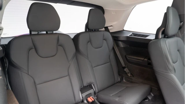 Volvo XC90 (25 Reg) 2.0 B5 Plus AWD (7 Seat) Image 4