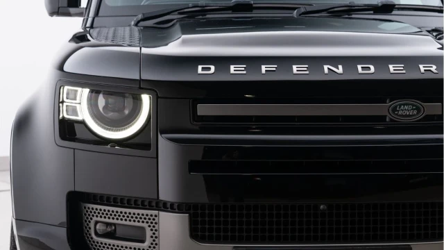 Land Rover Defender (21 Reg) 90 3.0 D250 X-Dynamic HSE Image 7