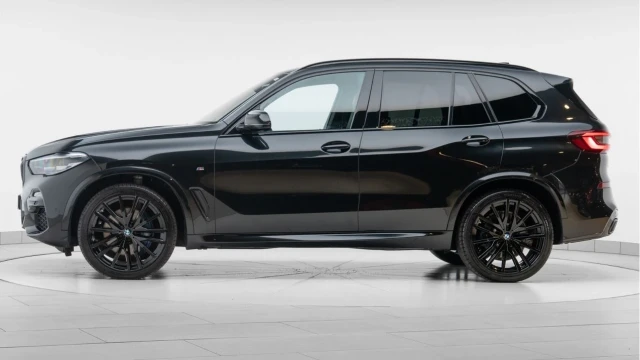 BMW X5 (21 Reg) 3.0 30D M Sport xDrive Image 4