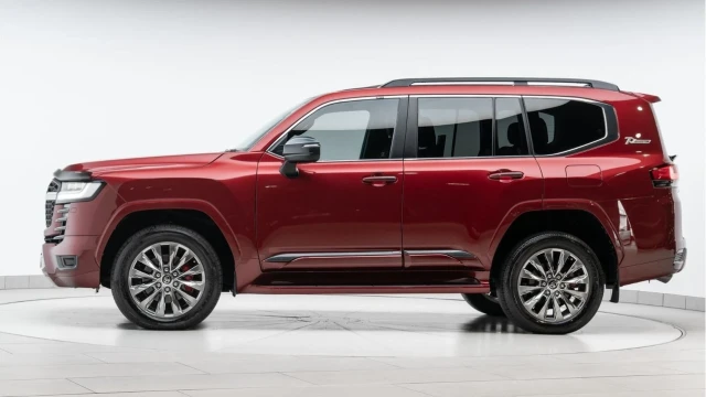 Toyota Land Cruiser (74 Reg) 300 3.3D V6 Sahara ZX (RHD) Image 4