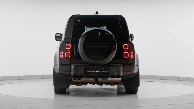 Land Rover Defender (73 Reg) 90 3.0 D250 HSE Hard Top Commercial (+VAT) Image 6