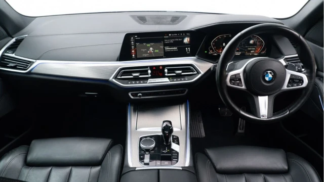 BMW X5 (21 Reg) 3.0 30D M Sport xDrive (7 Seats) Image 2