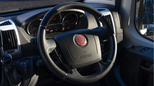 Carado CV640 (20 Reg) 2.3D (5 Berth) (160bhp Auto) Image 7