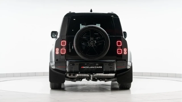 Land Rover Defender (25 Reg) 90 3.0 D350 X-Dynamic HSE Hard Top Commercial (3 Seat) (+VAT) Image 5