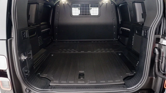Land Rover Defender (75 Reg) 110 3.0 D250 S Hard Top Commercial (3 Seat) (+VAT) Image 4