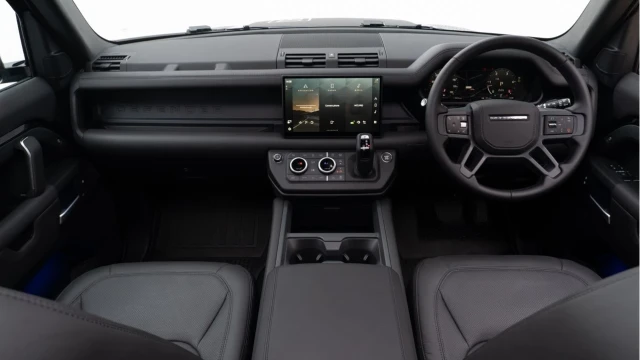 Land Rover Defender (74 Reg) 90 3.0 D350 X-Dynamic HSE (Black Pack) Image 2