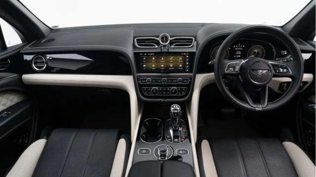 Bentley Bentayga (24 Reg) 4.0 V8 S Image 2