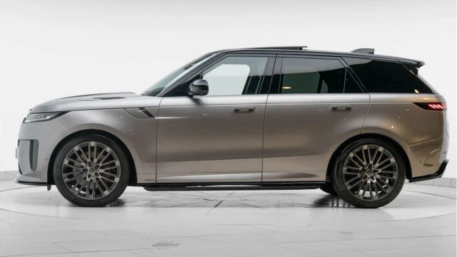 Land Rover Range Rover Sport (74 Reg) 4.4 V8 P635 SV Edition One Image 4