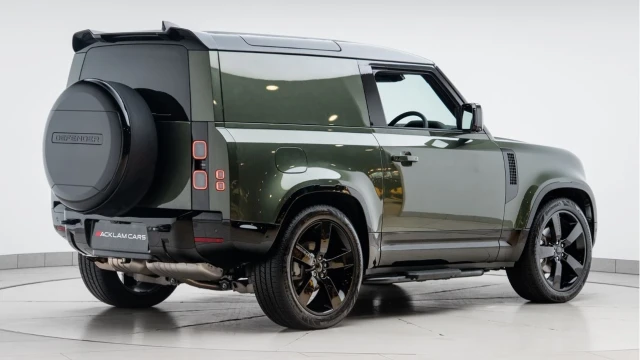Land Rover Defender (75 Reg) 90 3.0 D250 X-Dynamic SE Hard Top Commercial (3 Seat) (+VAT) Image 6