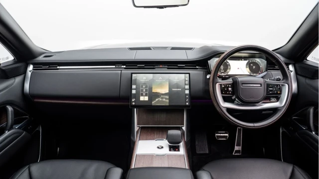 Land Rover Range Rover (74 Reg) 3.0 D350 Autobiography (VAT Q) Image 2