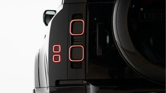 Land Rover Defender (74 Reg) 110 3.0 D350 X-Dynamic HSE Hard Top Commercial (3 Seat) (Bespoke) (+VAT) Image 7