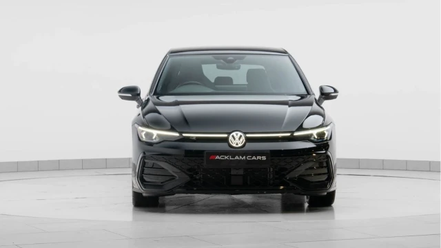 Volkswagen Golf (25 Reg) 2.0TDI Black Edition DSG (Mk8.5) Image 7