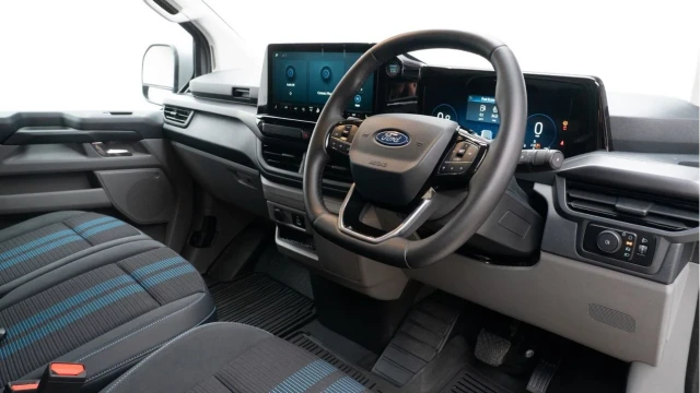 Ford Transit Custom (25 Reg) Custom 320 2.0 Ecoblue Sport (+VAT) Image 2