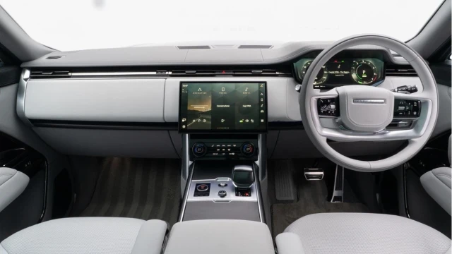 Land Rover Range Rover (23 Reg) 3.0 P510e SV Hybrid Image 2