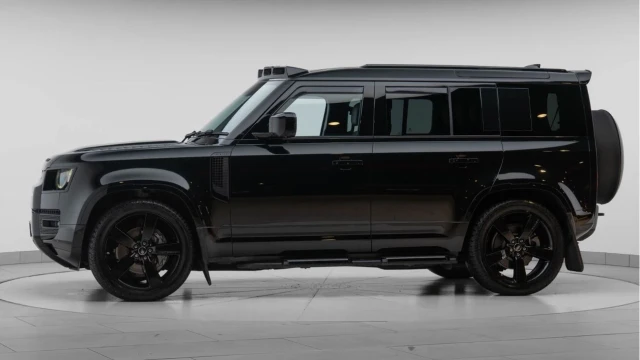 Land Rover Defender (25 Reg) 110 3.0 D350 X-Dynamic HSE (7 Seat) Image 4