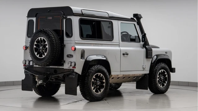 Land Rover Defender (16 Reg) 90 2.2TD Adventure Station Wagon Image 6