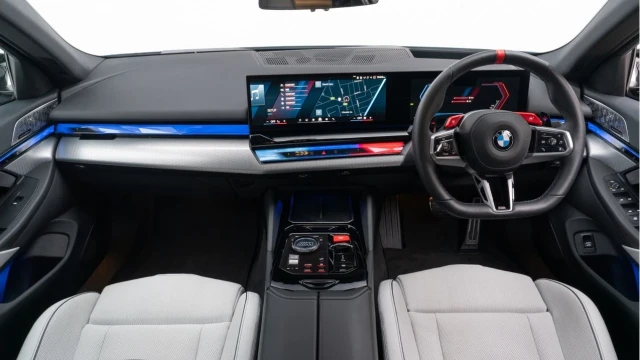 BMW M5 (25 Reg) 4.4 V8 Hybrid Image 2