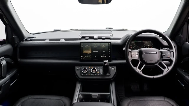 Land Rover Defender (74 Reg) 110 3.0 D350 X-Dynamic HSE (7 Seat) Image 2