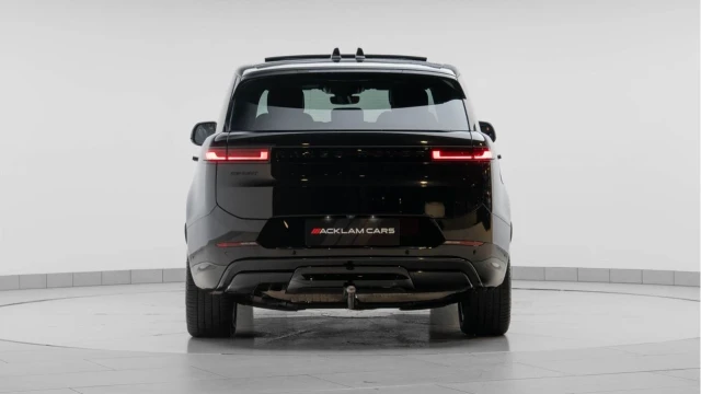 Land Rover Range Rover Sport (24 Reg) 3.0 D300 Dynamic SE (Black Pack) Image 5