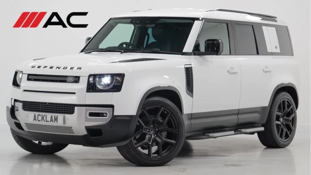 Land Rover Defender (21 Reg) 110 3.0 D300 SE (Black Pack) Image 1