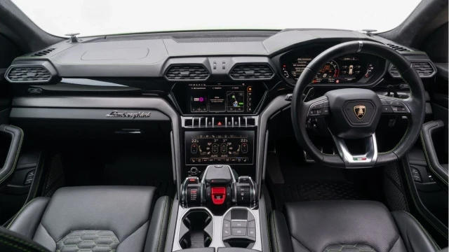 Lamborghini Urus (72 Reg) 4.0 V8 Image 2