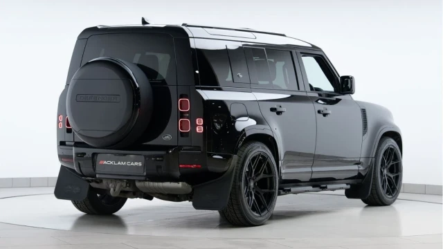 Land Rover Defender (23 Reg) 110 3.0 D300 X-Dynamic HSE (Black Pack) Image 5