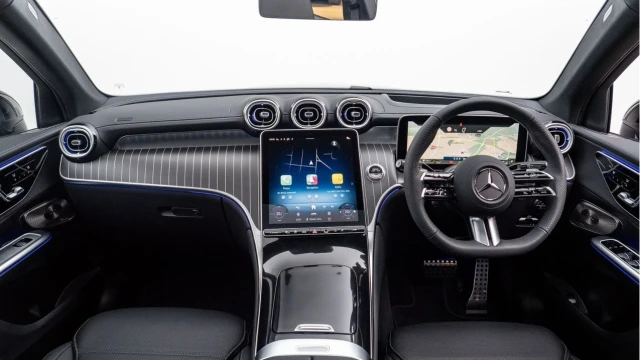 Mercedes-Benz GLC Class (75 Reg) GLC300e 2.0 AMG Line Premium Plus 4Matic Hybrid Image 2