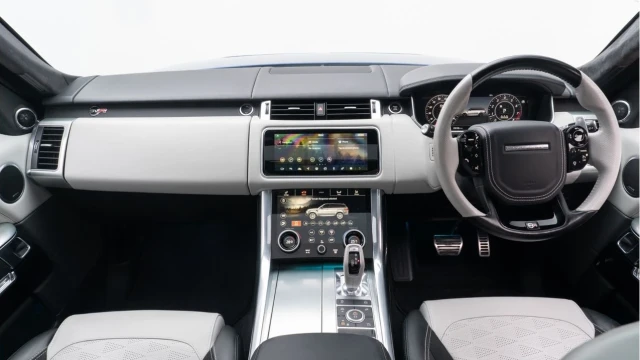 Land Rover Range Rover Sport (69 Reg) 5.0 V8 SVR Image 2