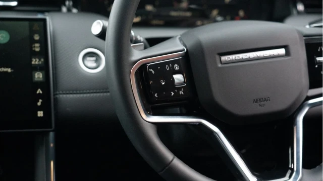 Land Rover Discovery Sport (74 Reg) 2.0 D200 Dynamic SE Image 8