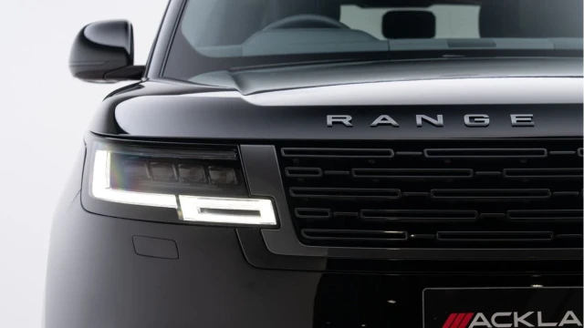 Land Rover Range Rover (74 Reg) 3.0 D300 SE (Shadow Pack) Image 8