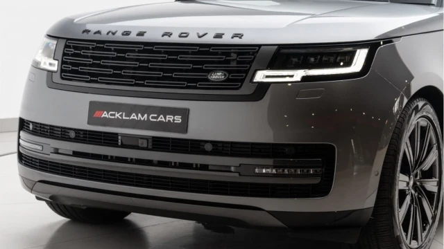 Land Rover Range Rover (72 Reg) 3.0 P440e SE Hybrid (Shadow Pack) Image 8