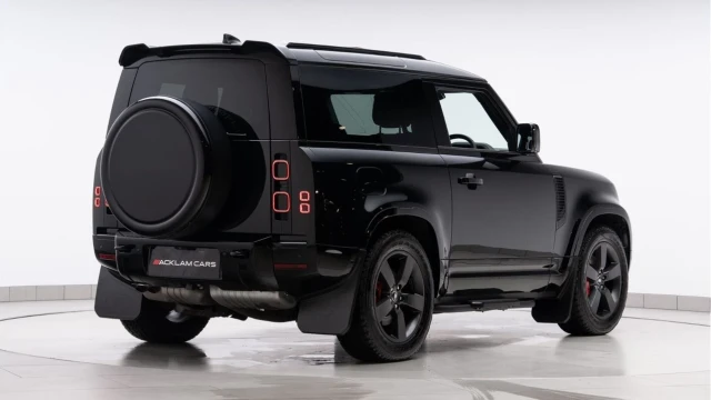 Land Rover Defender (74 Reg) 90 3.0 D350 X-Dynamic HSE (Black Pack) Image 5