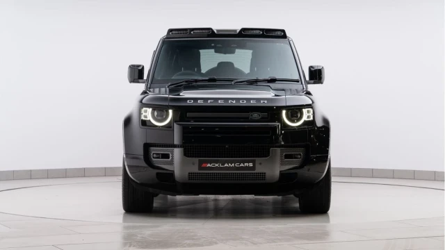 Land Rover Defender (72 Reg) 110 5.0 V8 Image 6