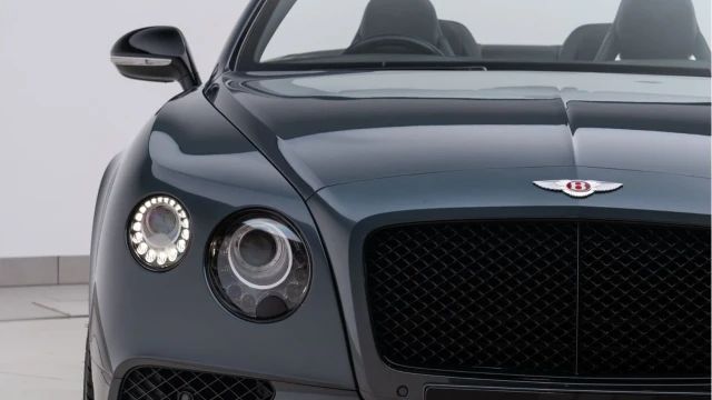Bentley Continental (16 Reg) 4.0 GT V8 S Convertible (Mulliner) Image 7