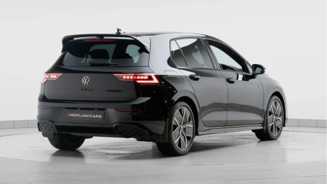 Volkswagen Golf (25 Reg) 2.0TDI Black Edition DSG (Mk8.5) Image 6