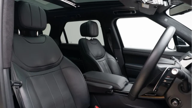 Land Rover Range Rover Sport (72 Reg) 3.0 D300 Autobiography (Black Pack) Image 3
