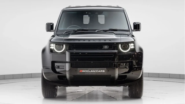 Land Rover Defender (75 Reg) 90 3.0 D250 X-Dynamic SE Hard Top Commercial (3 Seat) (+VAT) Image 6